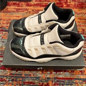 Air Jordan 11 Retro Low "Concord"